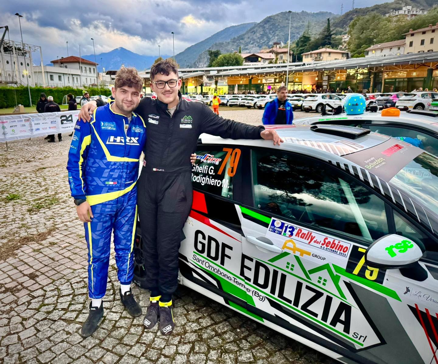 ⚡️”Condizioni difficili, creano uomini forti..”⚡️
Spesso lo diciamo quando le cose si complicano, forse lo usiamo un po’ come paracadute per giustificare la grande fatica fatta per raggiungere qualcosa …
Lo sport ti insegna questo, che a volte devi respirare, concentrarti e focalizzare la tua attenzione su tutto quello che ti fa paura e provare a superarlo !!!
Ieri ragazzi siete cresciuti, e lo avete fatto insieme…💙💙 
Per gente come noi dal “budget infinito di sogni…”, ogni opportunità di mettersi alla prova è un grande tesoro 🏆🏆🏆
46º Assoluti - 8º Classe Rally 5 
La in mezzo a tanti giovani fantastici con la voglia di diventare grandi ☀️
Complimenti a tutti !!!!